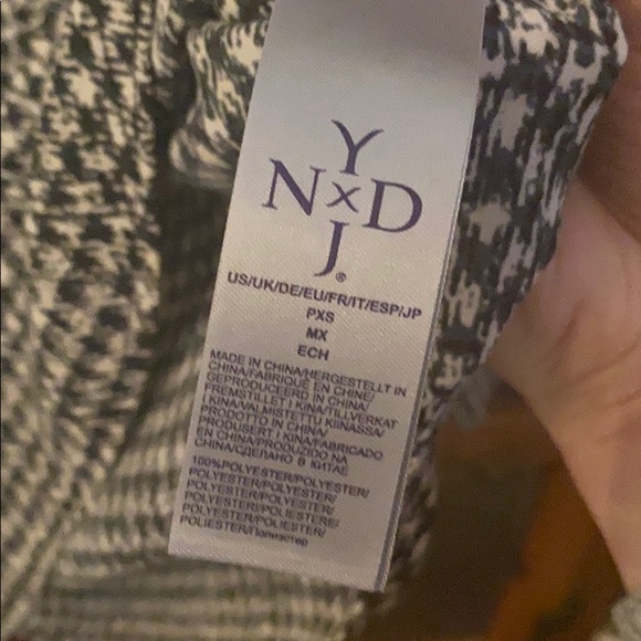 2/$10- NYDJ- Long Sleeve Henley Houndstooth Blouse - Picture 9 of 11